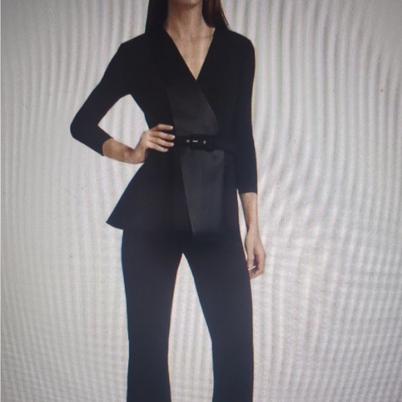 CHIARA BONI LA PETITE ROBE Kerolyn Satin Collar Belted Jumpsuit NEW NEVER WORN - Picture 1 of 12